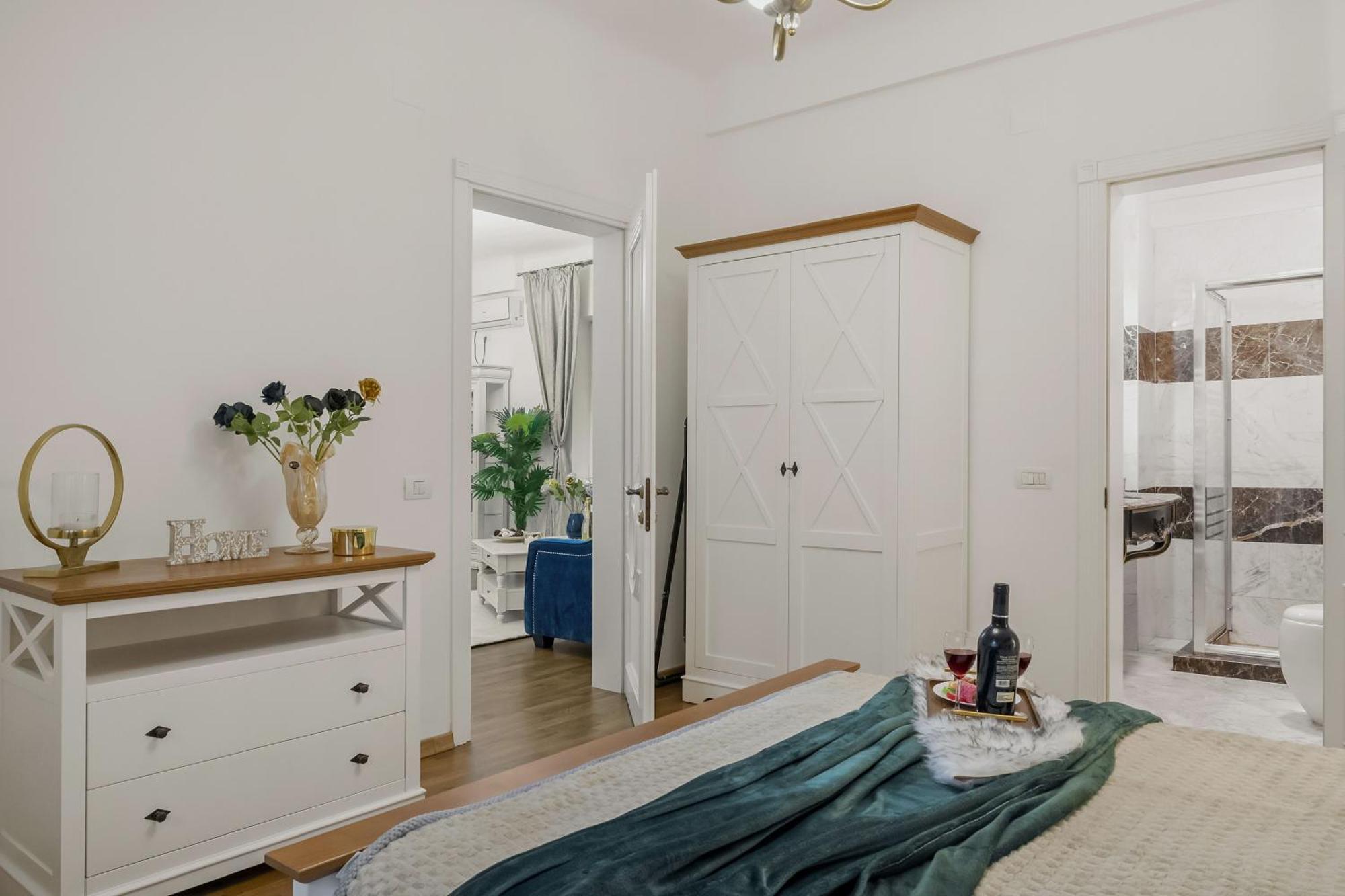 Sweet Luxury Three Rooms Apartment City Center Universitate Bukarest Exteriör bild