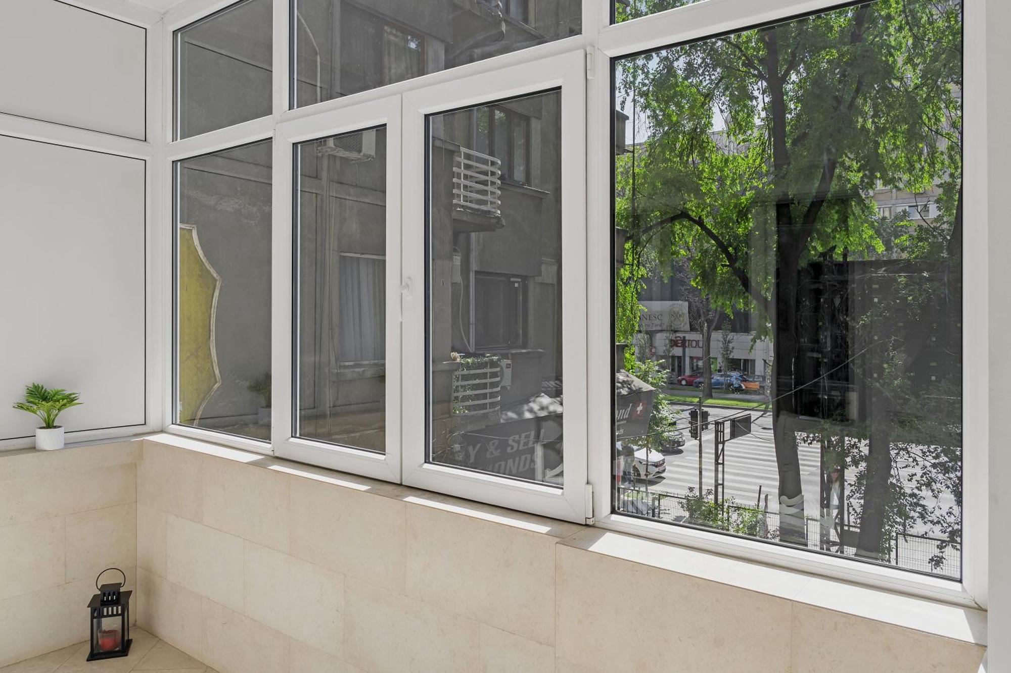 Sweet Luxury Three Rooms Apartment City Center Universitate Bukarest Exteriör bild