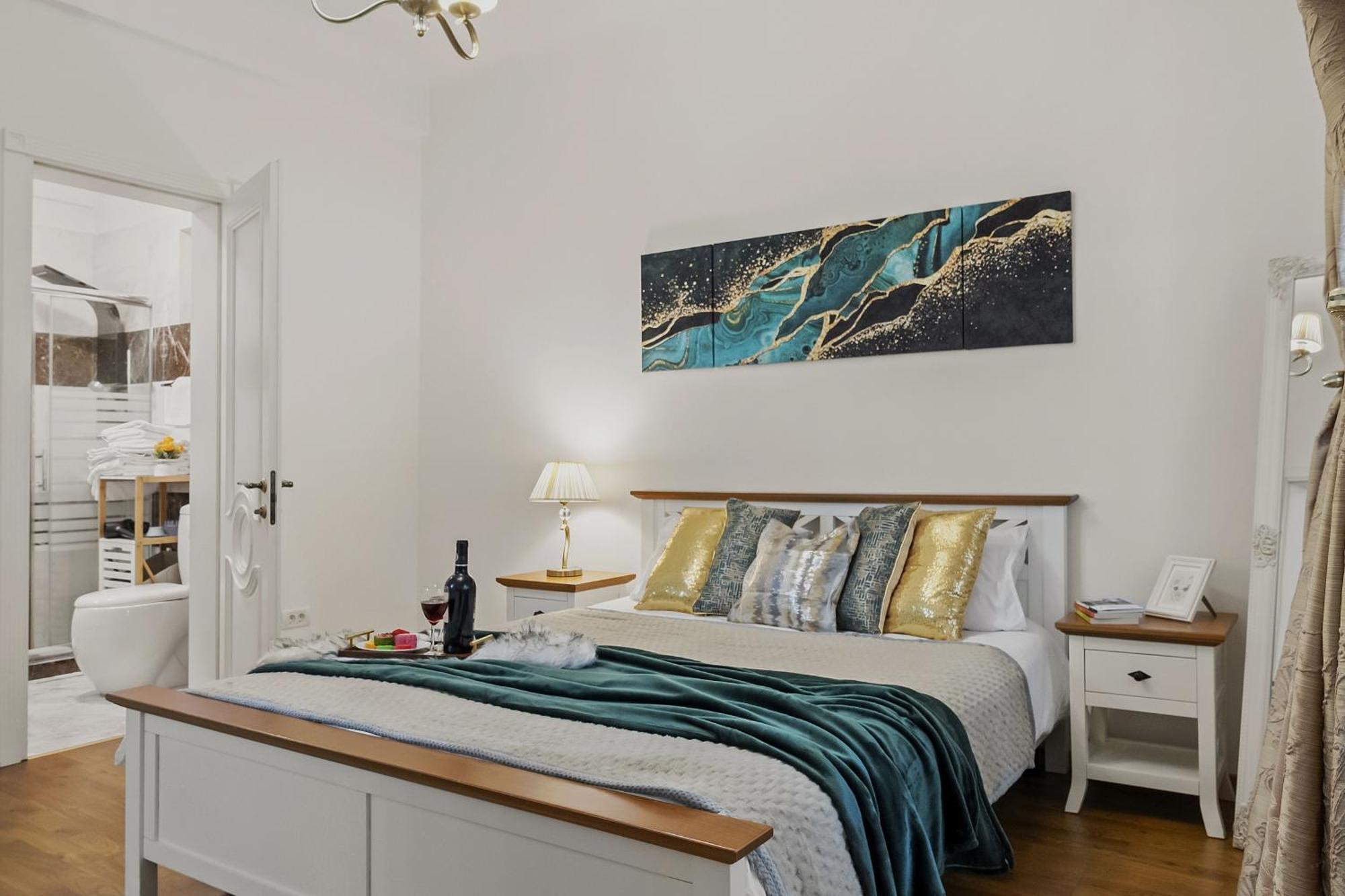 Sweet Luxury Three Rooms Apartment City Center Universitate Bukarest Exteriör bild