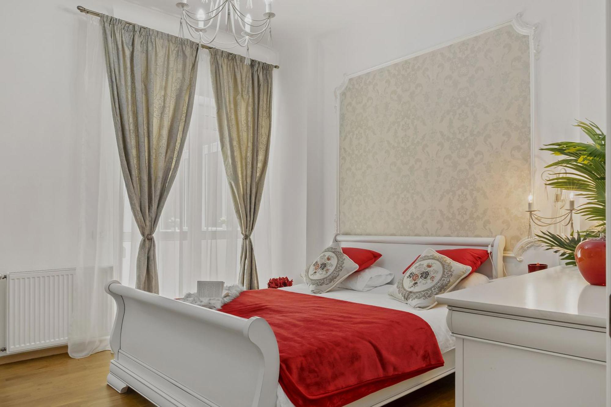 Sweet Luxury Three Rooms Apartment City Center Universitate Bukarest Exteriör bild