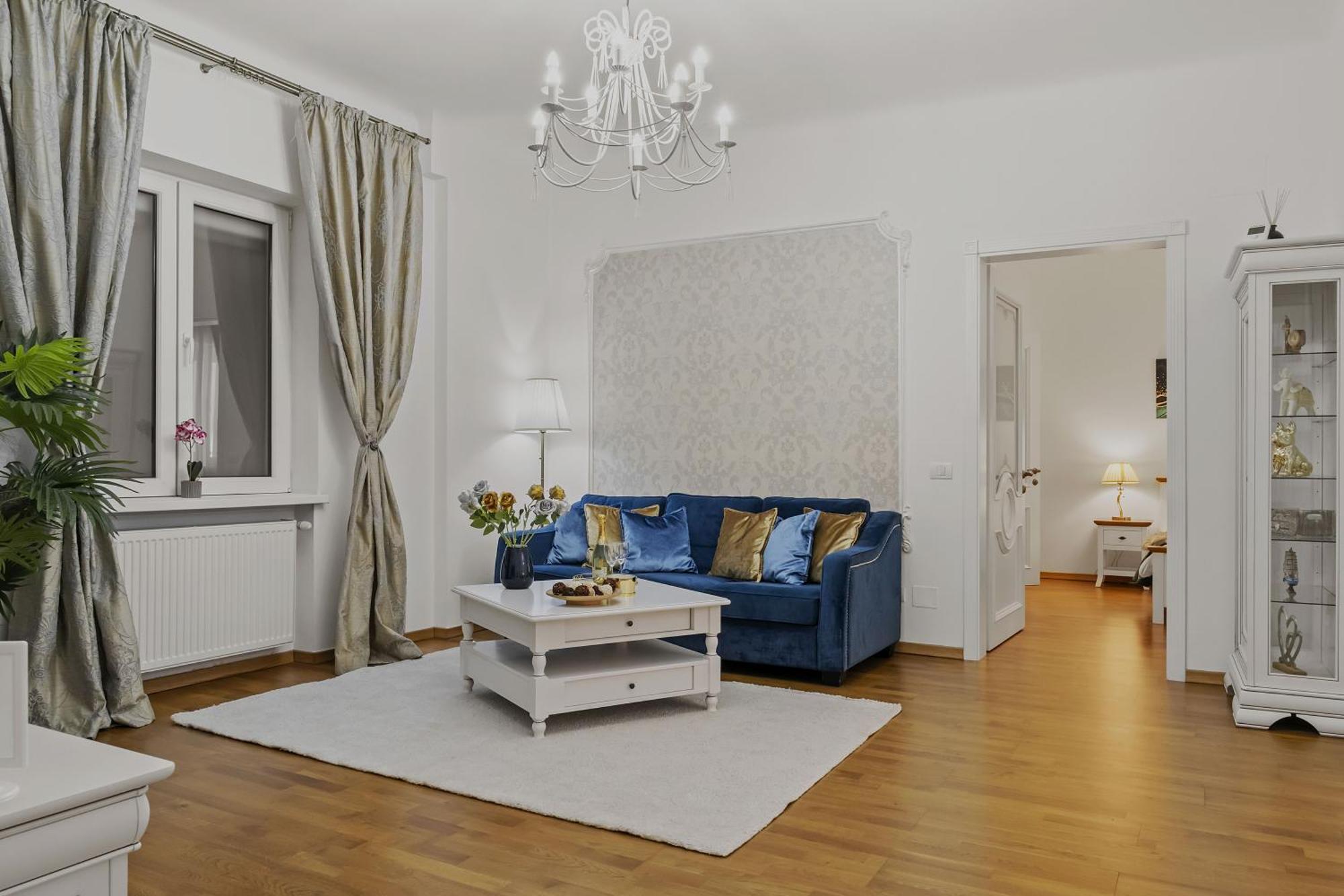 Sweet Luxury Three Rooms Apartment City Center Universitate Bukarest Exteriör bild