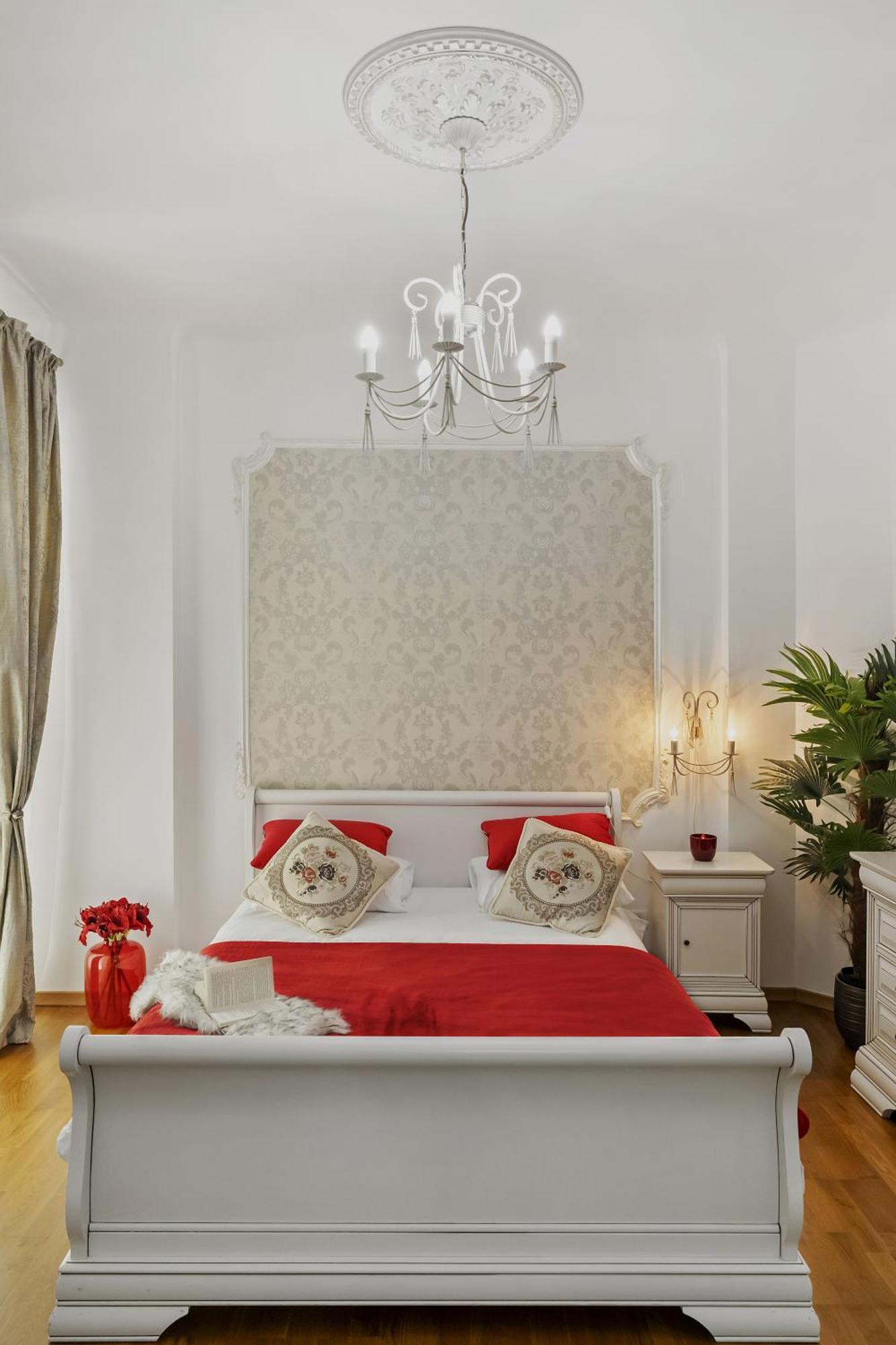 Sweet Luxury Three Rooms Apartment City Center Universitate Bukarest Exteriör bild